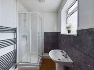 shower room 2 - click for photo gallery